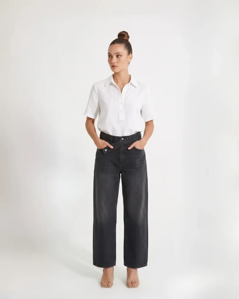 Cross-Over High-Waist Jeans
