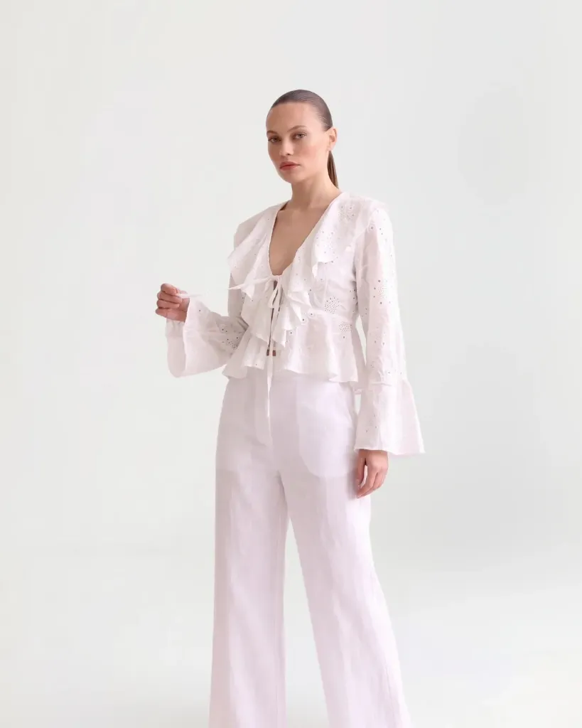 Broderie Anglaise Tie-Front Blouse (M)