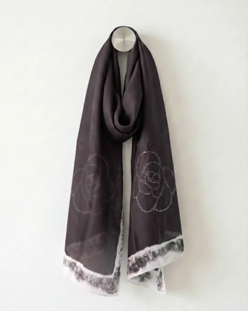 Camellia Scarf Black