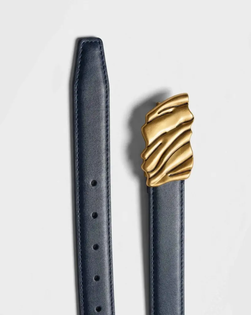 Chic Black Women’s Belt with Gold Wave-Textured Buckle