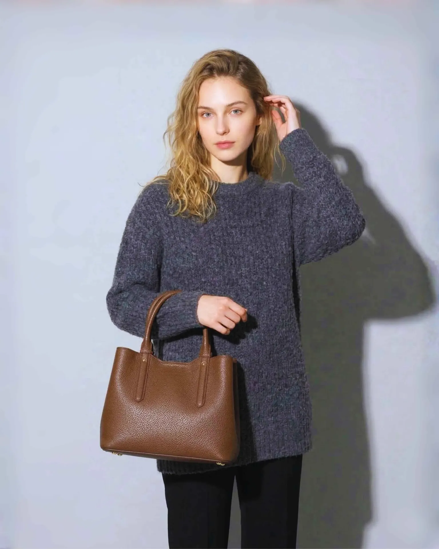 Brun Aria Essential Handbag