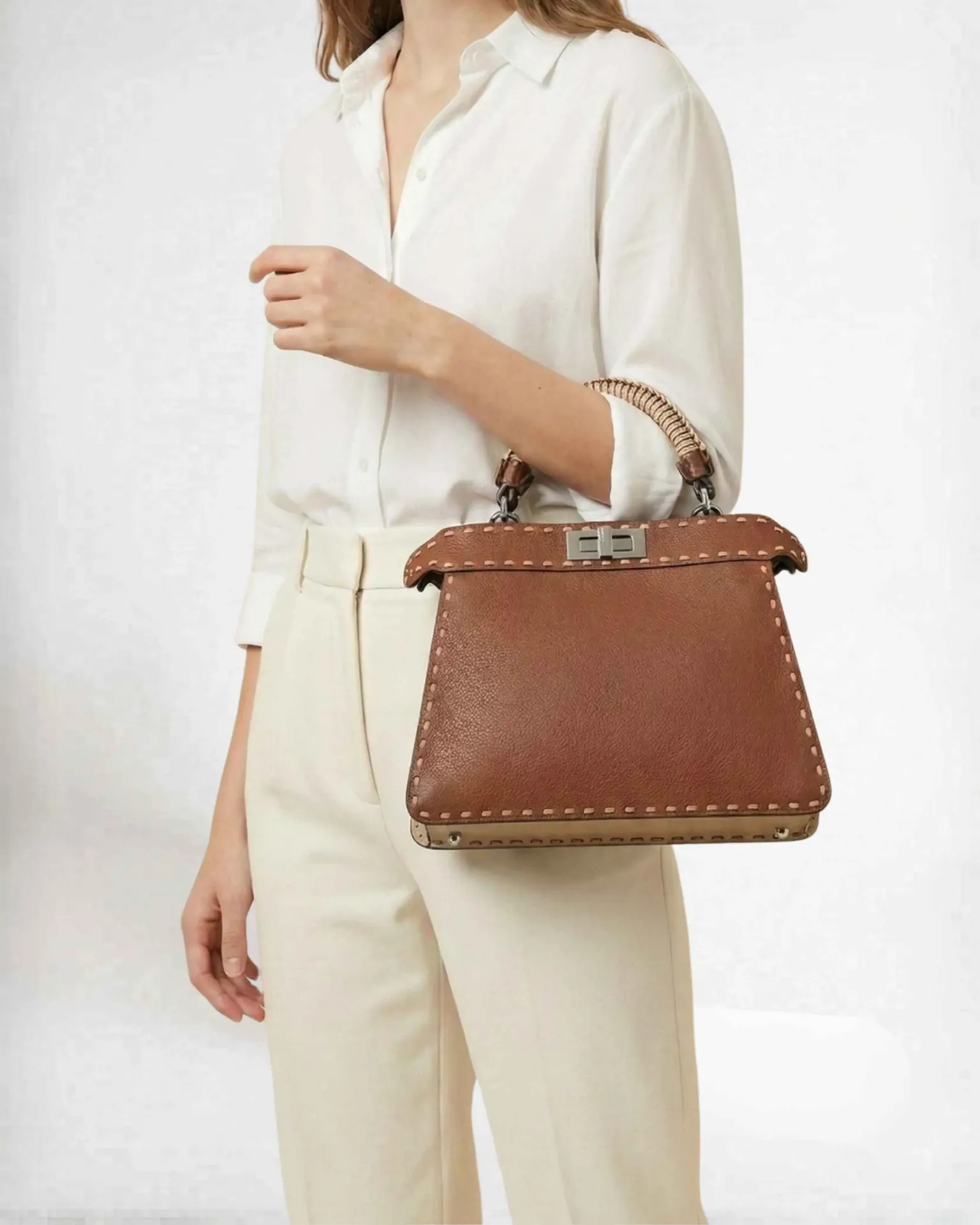 Artisan Icon Handbag Timeless Tan with Hand-Stitched Detail