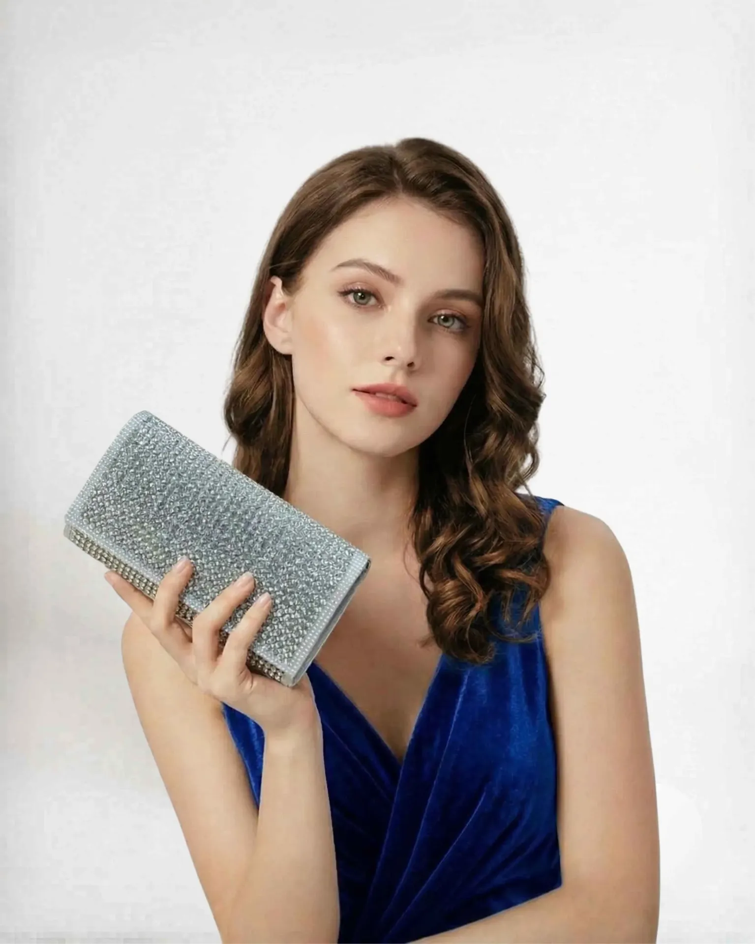 Pearl Glow Evening Clutch – Pearl & Crystal Elegance